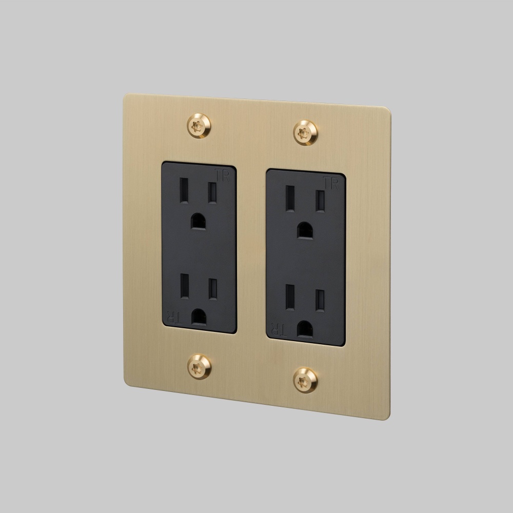 2G DUPLEX OUTLET / LINEAR / WITHOUT LOGO / BRASS
