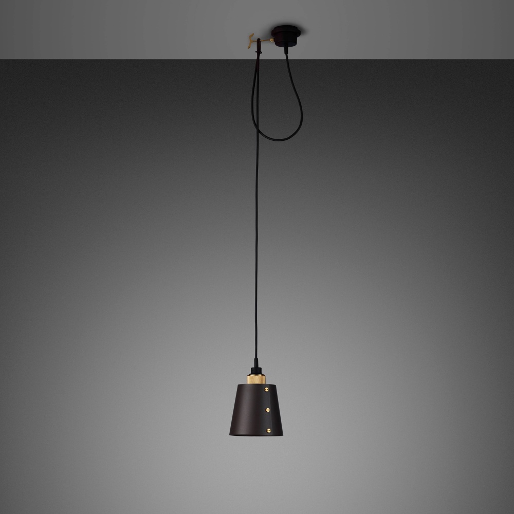HOOKED 1.0 / SMALL / CROSS / GRAPHITE / BRASS